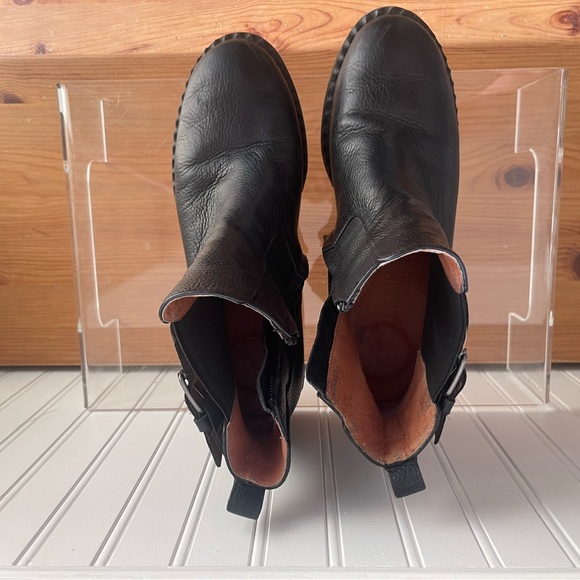 Gentle Souls by Kenneth Cole Black Leather Ankle Boots, Size 8.5 - Picture 6 of 7